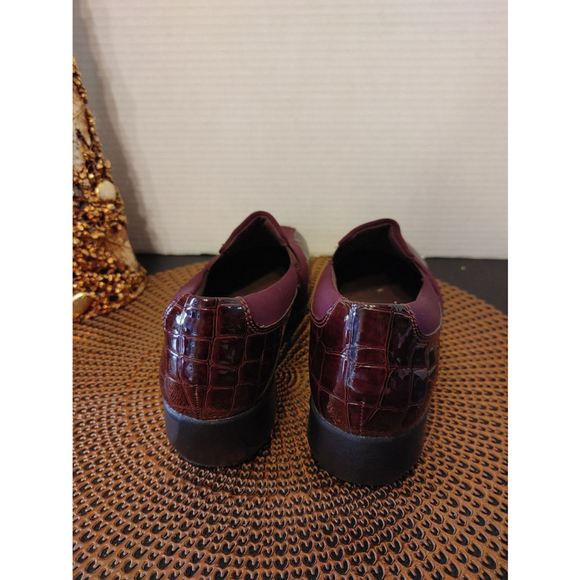 Clarks Daisy Slip Ons Size 9M - Picture 4 of 5